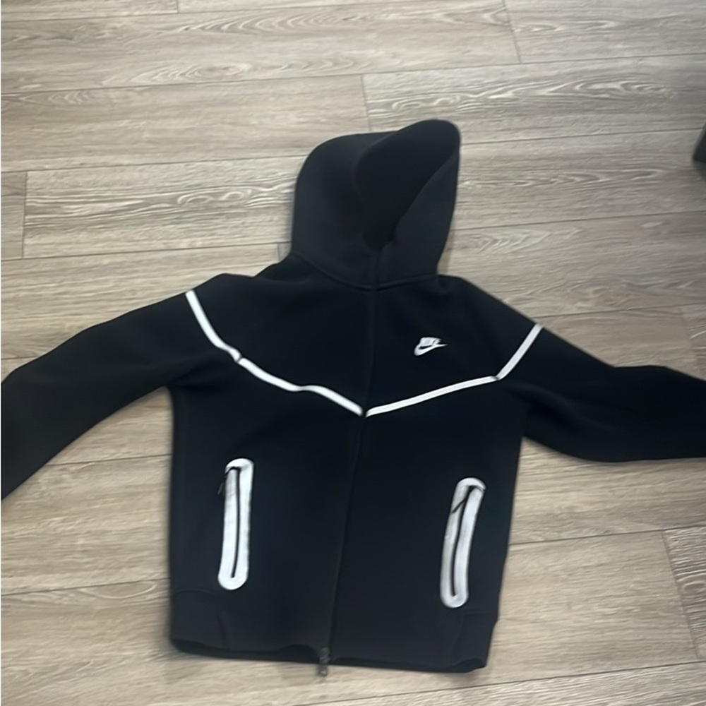 Reflective Nike Tech - image 1